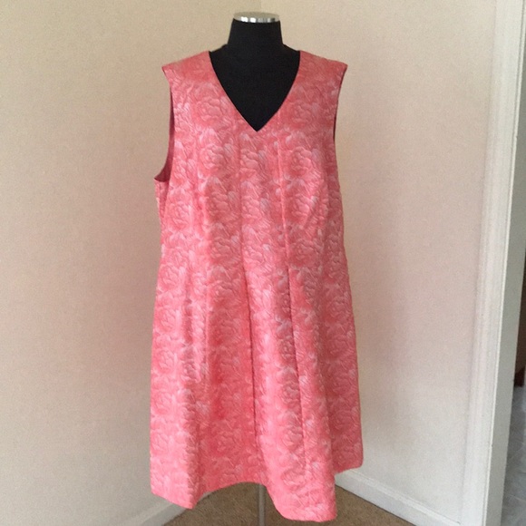 Ellen Tracy Dresses & Skirts - NWT! Ellen Tracy Size 18W light coral dress